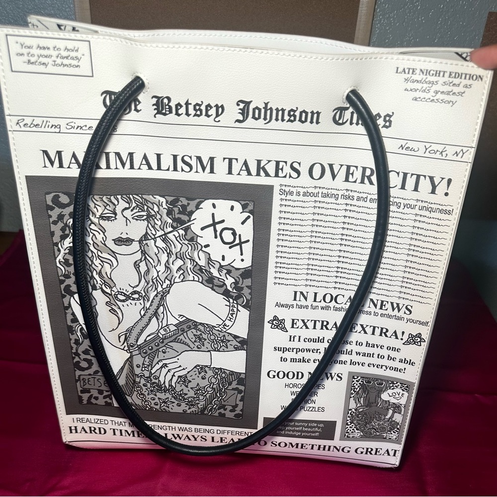 📰MAXIMALISM Tote🤍